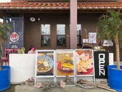 ランチは〃沖縄cafe果報〃で♪

美味しいソーキそばが食べられるお店です