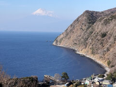 さらに進んで、煌めきの丘。
さっきより近くなった富士山。

階段を下りると西伊豆歩道、そこからはまた違う富士山が見えるかも。