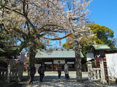 次は、「伊勢山皇大神宮」へ。

お詣りして…