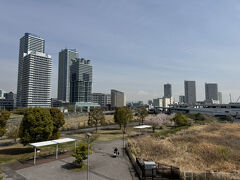 Ｋアリーナ前から、高島水際線公園
横浜駅からすぐのところですが、このあたりは、まだ未開の地です