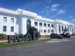 　丘を下ったあたりにある、こちらは旧国会議事堂。その建物はオーストラリア民主主義博物館となっています。入場料はかかりません。