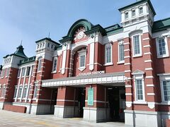 パスで一番端は埼玉県の深谷駅です。
一度下車しました
東京駅によく似た造りですが、大正時代の東京駅建築の際に、深谷市にあった日本煉瓦製造株式会社製造のレンガが使用されたことにちなんで平成８年の改修時に東京駅をイメージして建てられました。