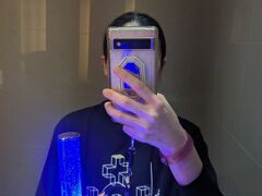 キュービックプラザのお手洗いお借りしてライブ準備、Tシャツ被るだけですが。
見えないけどフォンタブもグッズに変更してます。