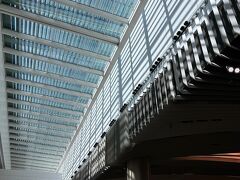 帰国便は14:05発のSQ634。第二ターミナルからの出発です。
ということで第二ターミナルへ移動して、ビジネスクラスカウンターでチェックイン手続きをしてもらいました。この時はエコノミーのカウンターも、自動チェックイン機も空いていました。