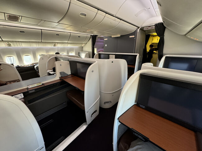 2024年度のJAL,のLAX-HNDのビジネス&ファストクラスの