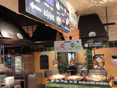 洗濯時間を使って、近くの（数軒先）ビュッフェレストランにランチに出かけました。LIDOはタリンでも利用したチェーン店です。