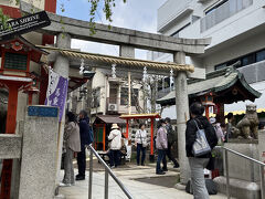吉原弁財天から1～2分のところにある吉原神社に到着。

思っていたよりもずいぶんこぢんまりとした神社でした。