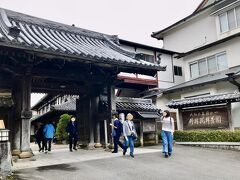 【竹林院の群芳園】
桜が綺麗な庭園に有料で入る事もできるようです。