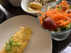 ◇21日目

「Pier Eight 」

卵料理は王道に限るとプレーンオムレツをオーダー。
やっぱりケチャップがついてこない。