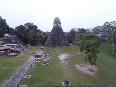 ２号神殿の上よりグラン・プラスうや１号神殿