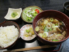 山形駅ビルにあった酒蔵澤正宗という居酒屋で、ランチの芋煮定食をいただきました。