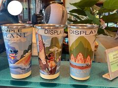 去年、私がアウラニ を訪れた後に発売されたモアナ そしてついつい最近スティッチが新発売され、このタイプは3種類になりました

ウルカフェのみで販売しています
（残念ながらウルカフェはDVC割対象外店舗）