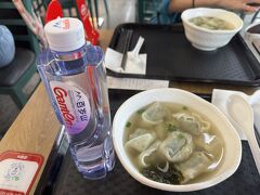 ワンタン、茶葉蛋の朝ご飯。
昔と比べちゃいけないけど物凄く高くなってはいるけど、まだ他の国よりは高くなくてホッとしました。