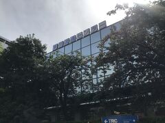 流通センター駅という
日雇いの派遣で行った以来の駅で降りる