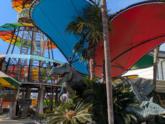 そこから、いくつかの施設が集まっている、アクトランドへ。