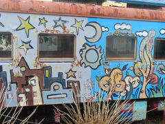 このまま朽ち果てていく…？　路線の顔とも言うべき津軽五所川原駅にも朽ち果てるにまかせた車両が置かれたまま。何かのメッセージなのだろうか。