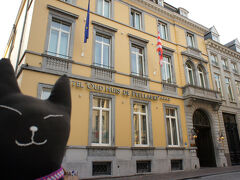 「今日からここに2泊するにゃ」
当時はOUD HUIS DE PEELLAERTという4つ星ホテルでしたけど、2025年現在はDukes' Archesというホテルに変わっているようですね。