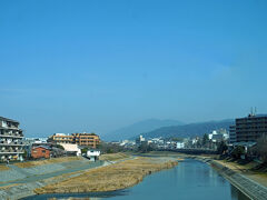 「東寺」の参観を終えた後はバスに乗り込み京都市内から離れます。