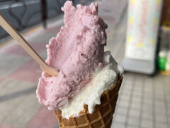 久々にジェラート専門店『スペールフルッ タ』へ。

パンナ（生クリーム）といちごのジェラートをおいしくいただきました。