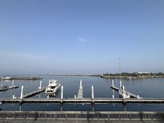 少し歩けば、海にも行けます。