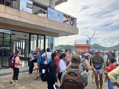 海亀との接近に失敗した後は港に戻りホステルに送ってもらいツアーは終了。

部分部分ダメなところは多々あったけれど、概ね満足なツアーだった。