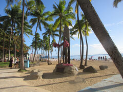 デューク像の前に珍しく人がいない。