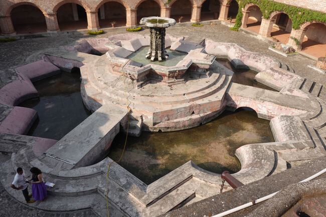 中米最大の噴水（３段造で４つの橋があります。橋にはマタイ等の名前があります。池には魚の養殖をして食べていたそうです。）