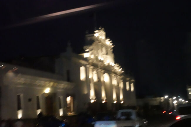 車窓風景<br />夜のカテドラル