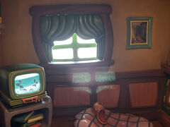 トゥーンタウンに戻り、ミッキーに会いに行きました。