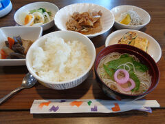 ホテルの朝食。結構豪華でした。