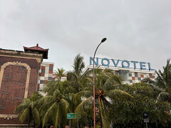 ◇22日目

サヌールを後にして
バリ島最後のホテル ノボテル バリ ングラ ライ エアポートへ。
荷物を預けてジンバランに向かいます。

ガルーダ・ウィスヌ・クンチャナ像を見に行きたいけど雨。
着いたときに止んでくれるといいのだけど。