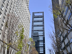 大阪城公園にふらっと立ち寄ったり…
ビジネスパーク内を通り抜けしたり…

東京海上日動ビル (美術館の近く)
建築業界でデザインが評価されています
　
