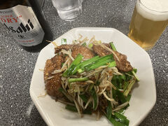新規開拓。
場末の中華屋さんかと思ったらレバニラめちゃ早くできた、しかも旨い。
中華の炒め物は早いお店が旨い。