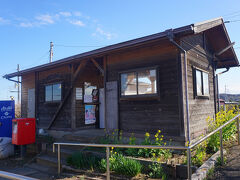 ●小湊鉄道/上総三又駅

この駅の開業は、1932年。
2001年には、不審火により駅舎が全焼してしまいました。