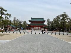 平安神宮。。
なんだか久しぶりに来た感じ。。