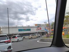 沼津駅まで戻ってきました。。