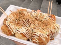 甲賀流のたこ焼き@アメ村
若者ばかりで恐縮です
昔は私もその1人でした