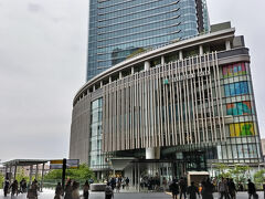 続いて「大阪駅／梅田駅」周辺へ☆
「グランフロント大阪」周辺を散策。

そこそこ歩き疲れた。笑