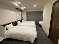 バンデホテル天保山

夢洲駅から2駅の大阪港駅徒歩5分

1日目終了