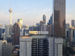 ■２０２５年４月２７日（日）

ＡＭ７時３０分。起床。クアラルンプール初上陸３日目です。

窓の外を見ると、天気は良い。