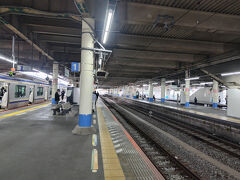 スカ線２駅乗って大船で降りた。