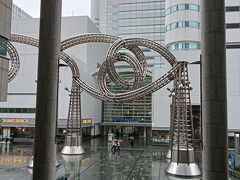 一旦ホテルに戻って荷物を置いてからランドマークタワーへ。
建物の中を通っていけるので雨もそんなに気にならなかった。