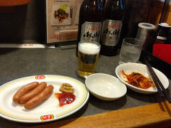 まずは、出かける前に岡山駅前の餃子の王将で一杯。
何だかんだで、飲むと元気が出るし、そんなに食べなくてもいい。
～昔はもっと食べていたけどね。
