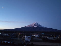 ２日目の早朝！
月と富士山のコラボ(^^♪