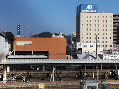 JR近江八幡駅
　東海道本線の駅です。
　今回の散策は、この駅からスタートです。　