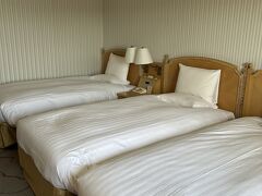 ホテルオークラJRハウステンボスに到着です。
15:00になってなかったけどお部屋に入ることができました。