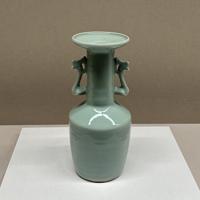 RITAO CHAN専用 徐朝興 龍泉窯 青磁 大花觚尊 台座 共箱付 龍泉窯 飛青磁貼花桃文花生 – Longquan Celadon | 陶磁