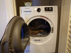 お部屋に戻り…洗濯をします。乾燥もね♪
チェックアウトまでには終わるﾊｽﾞ。