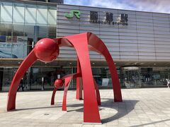 新幹線の方はこちらが函館の玄関口

中は綺麗でお土産など品揃え豊富です

この駅のすぐ近くが函館朝市やどんぶり横丁などあるエリアがあります
