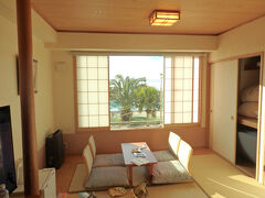 到着後、プールとお風呂を楽しんで、チェックイン。
プールの流れでそのままお風呂に行けるので、助かります。